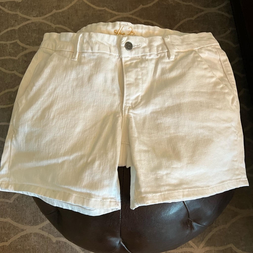 Old Navy White Bermuda Shorts Classic Cotton Style